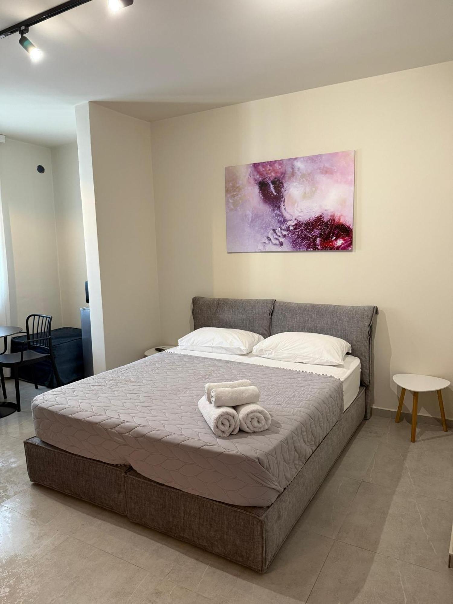 Stay-Five Rooms & Apartments Shkodër Dış mekan fotoğraf